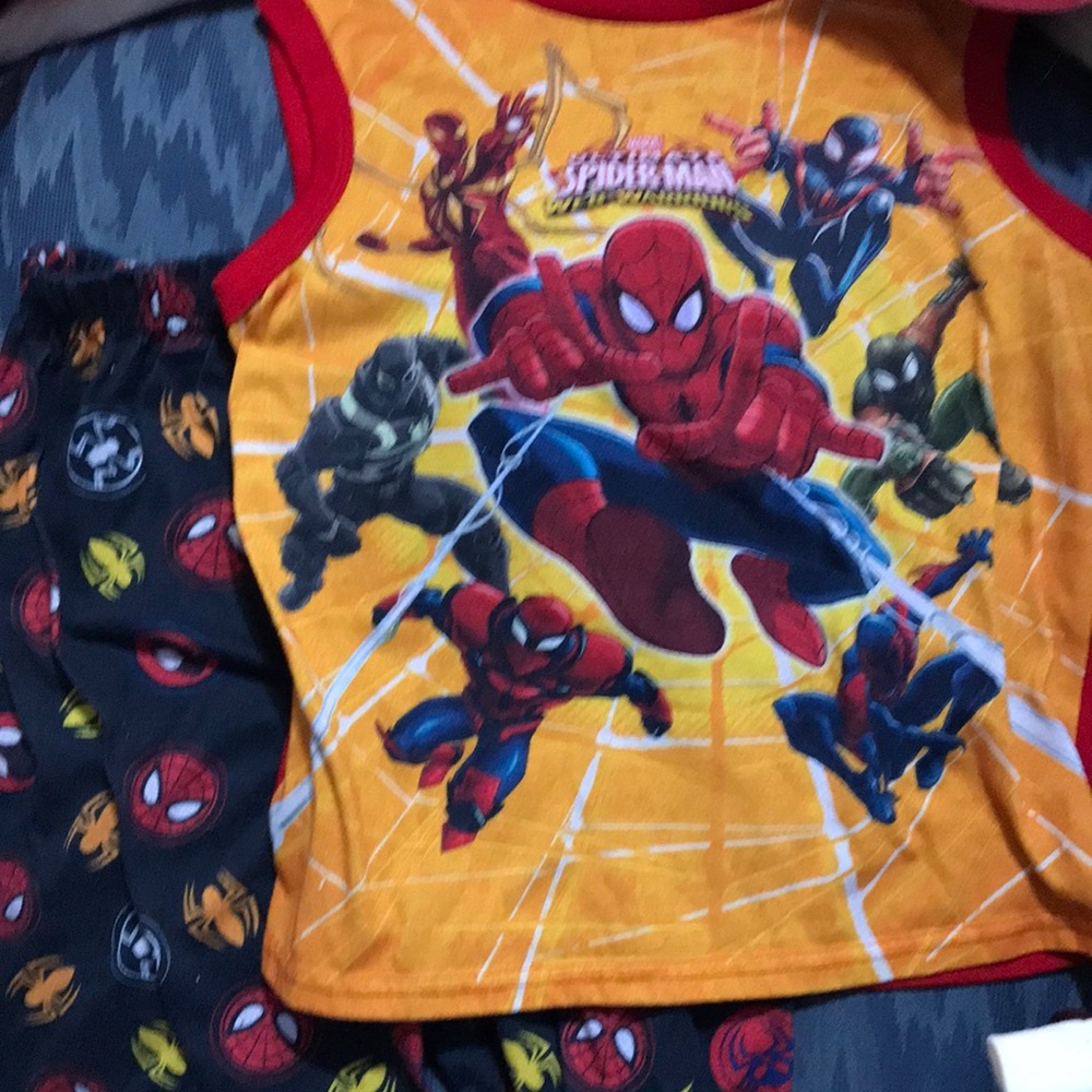 Marvel boy 10-12 Spider-Man shirt and shorts